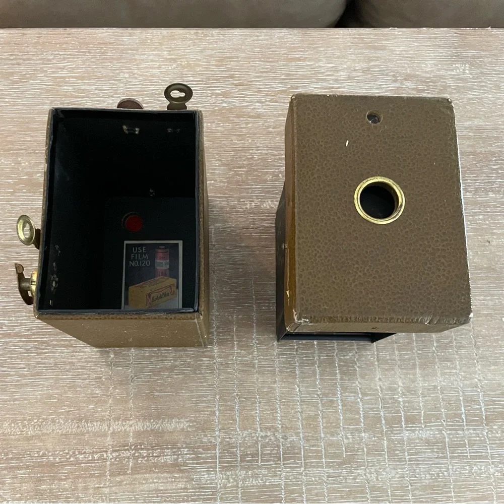 Eastman Kodak Anniversary box camera with meniscus lens